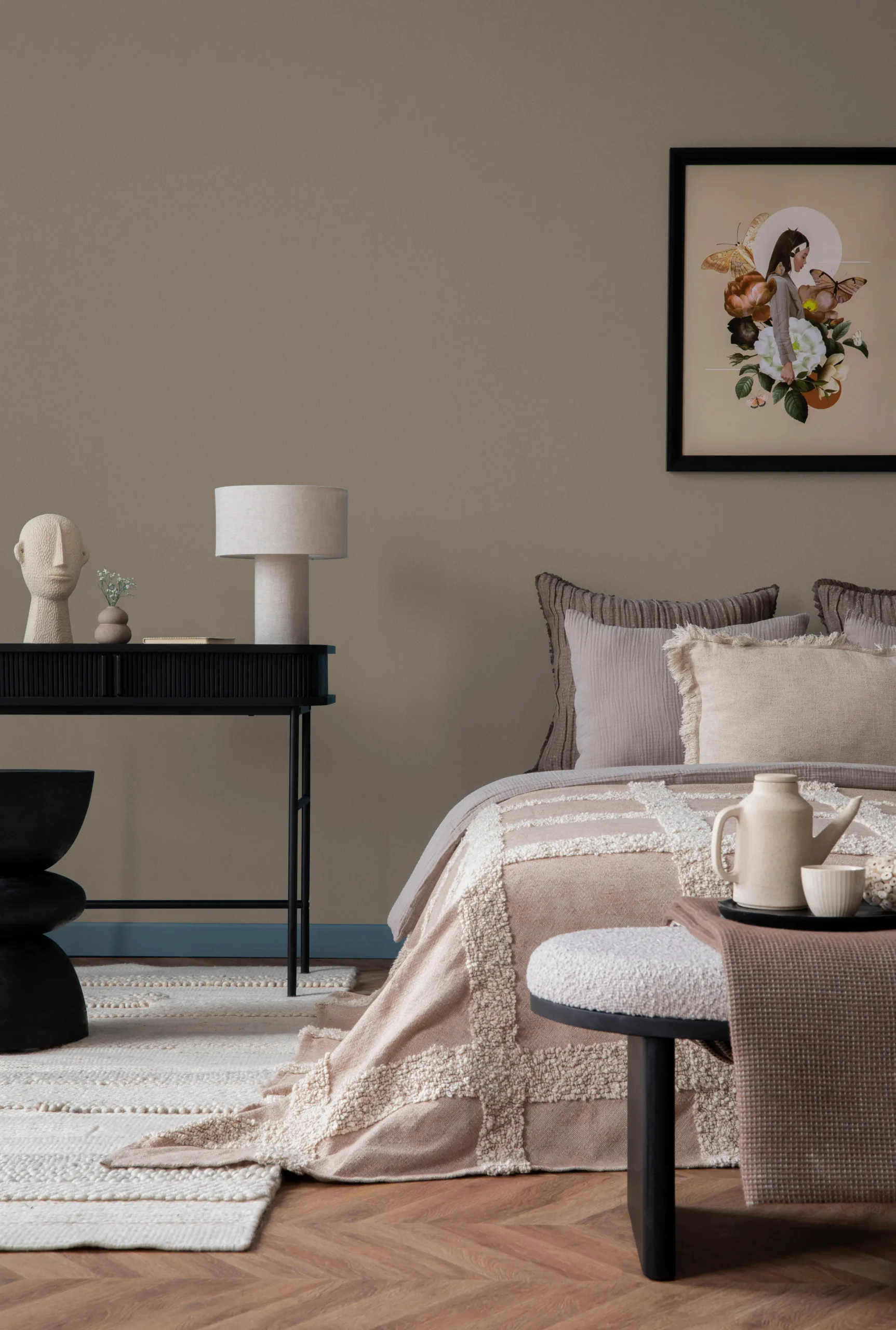 Beige Embossed Wallpaper – Understated Shimmer (24201-18)